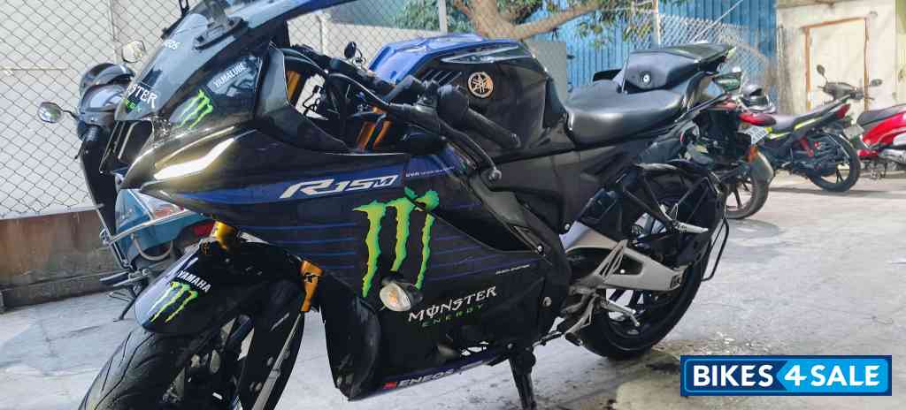 Yamaha R15M Monster Energy MotoGP Edition