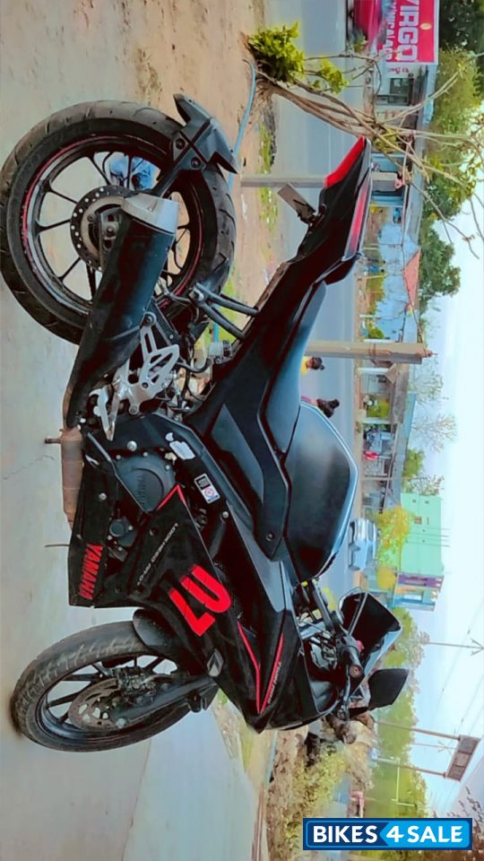 Black Yamaha YZF R15 V3 Black Yamaha YZF R15 V3
