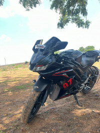 Black Yamaha YZF R15 V3