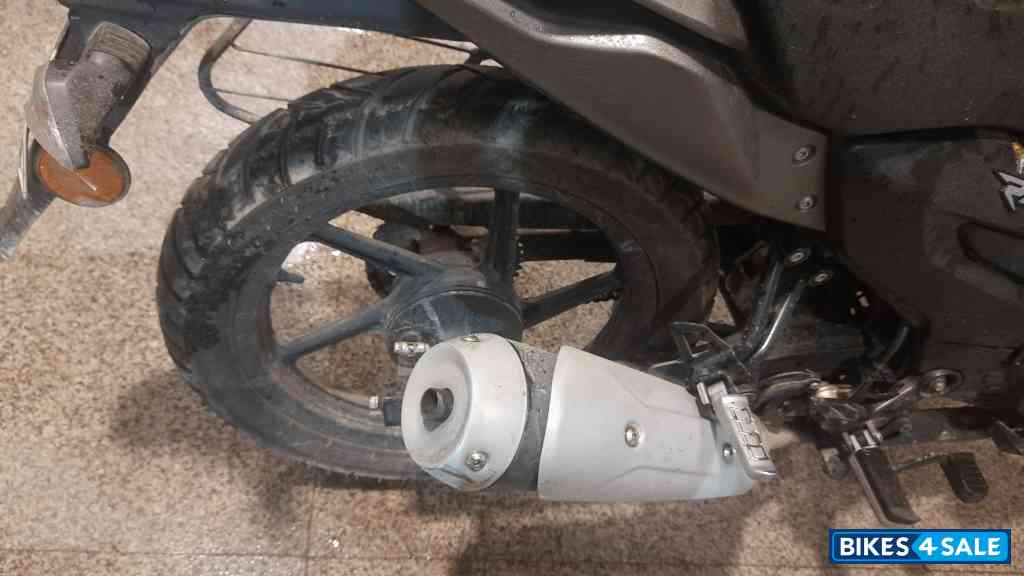 Black TVS Raider 125