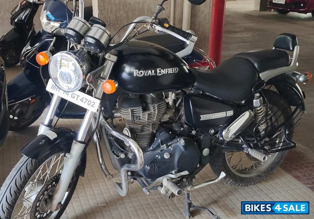 Black Royal Enfield Thunderbird 350 Black Royal Enfield Thunderbird 350