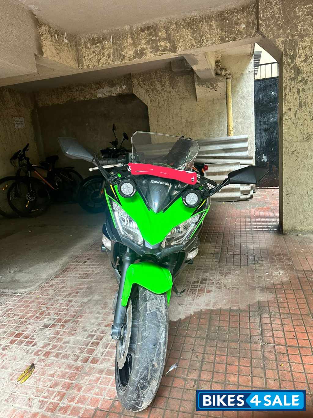 Green-black Kawasaki Ninja 650R