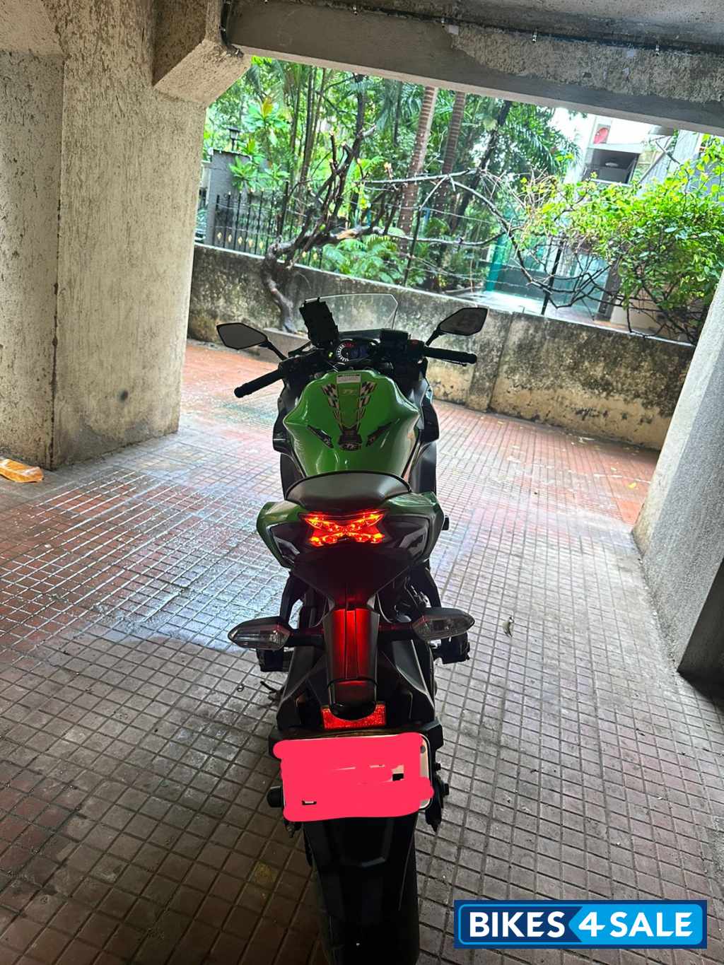 Green-black Kawasaki Ninja 650R