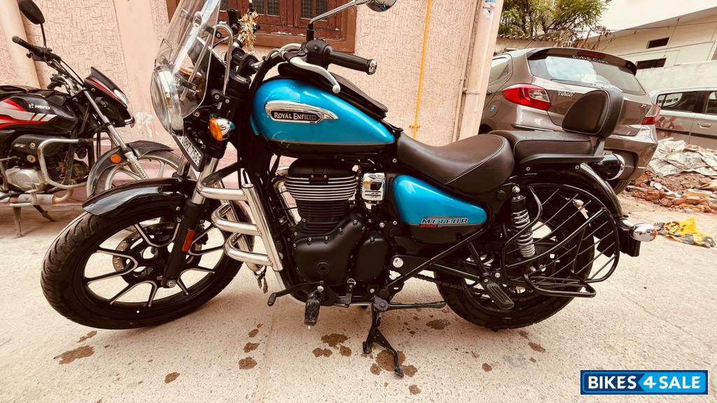 Royal Enfield Meteor 350 Supernova