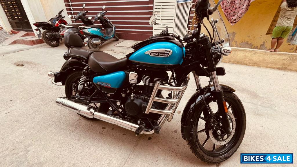 Royal Enfield Meteor 350 Supernova