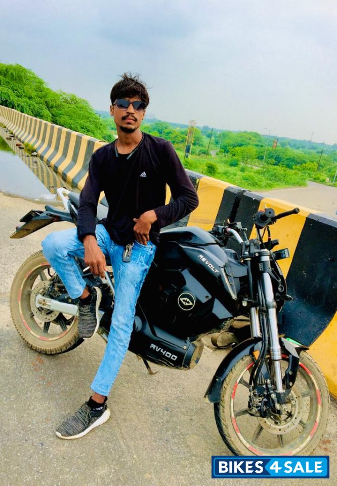 Revolt RV400 Stealth Black Limited Edition