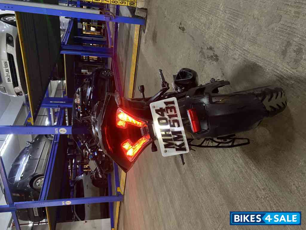 Black Bajaj Pulsar RS 200 BS6