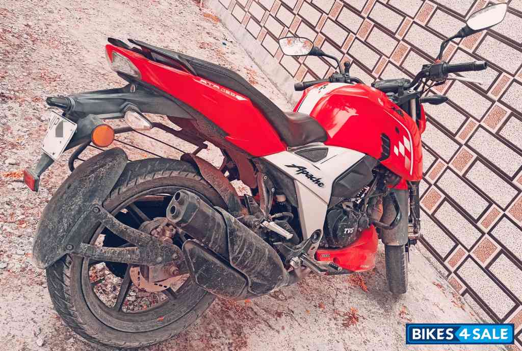 TVS Apache RTR 160 4V BS6