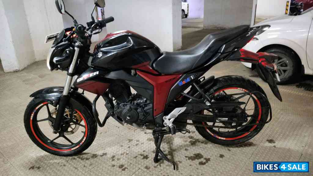 Black + Red Suzuki Gixxer ABS