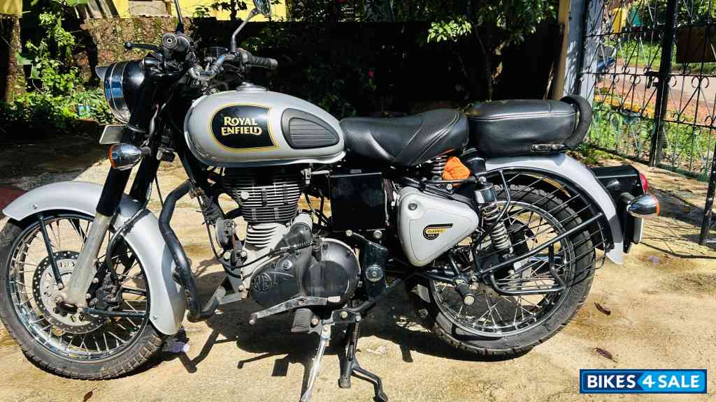 Silver Royal Enfield Classic 350
