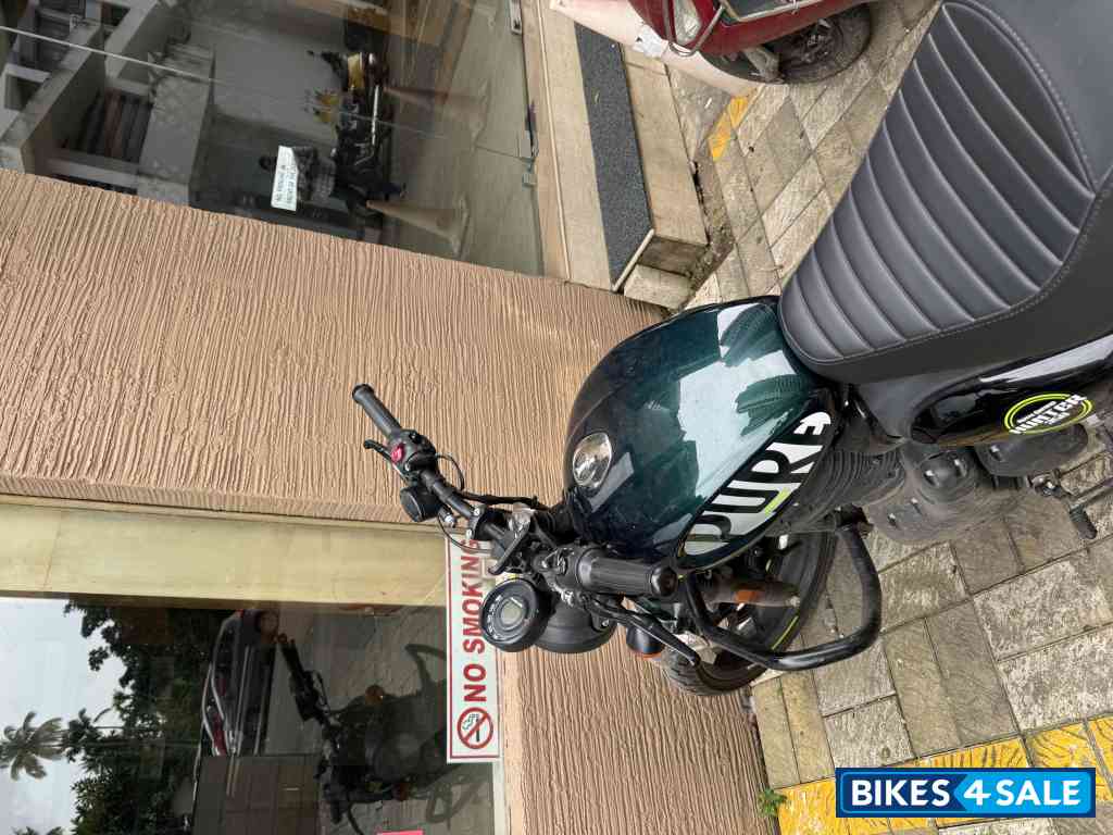 Dapper Green Royal Enfield Hunter 350 Metro