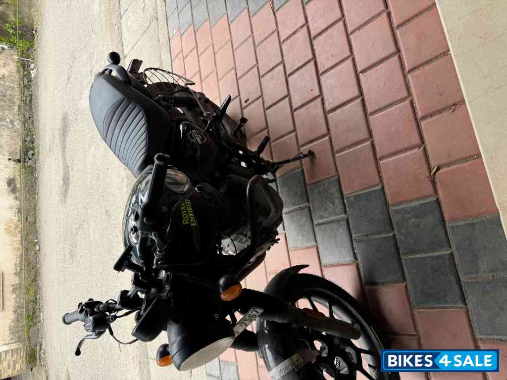 Dapper Green Royal Enfield Hunter 350 Metro