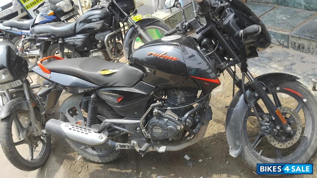 Bajaj Pulsar 125