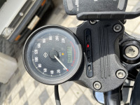 Black Harley Davidson Iron 883