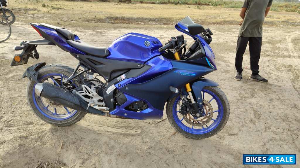 Yamaha R15 V4