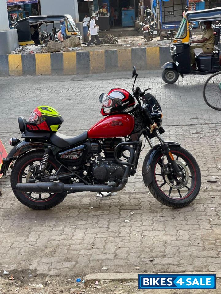 Red Royal Enfield Meteor 350 Fireball