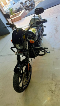 Vivid Black Harley Davidson Street 750