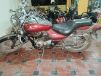 Red Bajaj Avenger 220 DTS-i