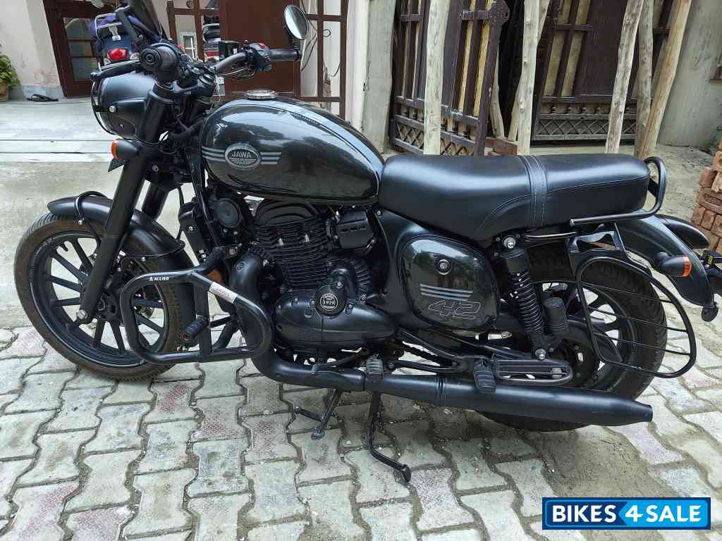 Black Jawa 42 Dual Channel ABS AllStar Black Black Jawa 42 Dual Channel ABS AllStar Black