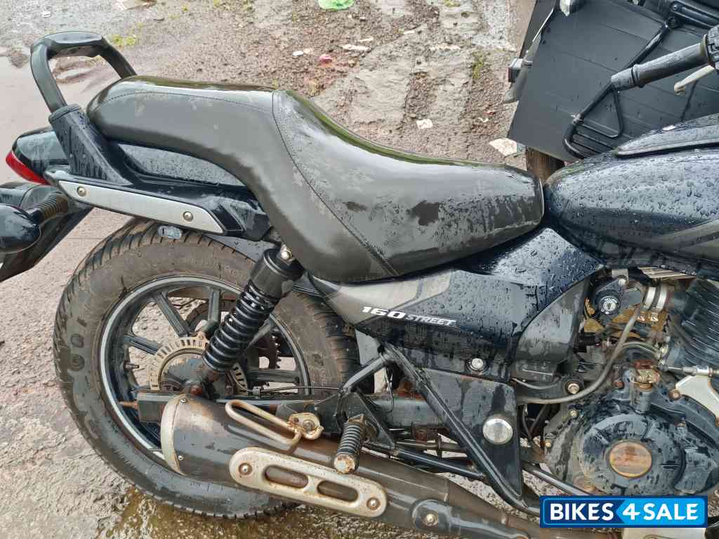 Bajaj Avenger Street 160