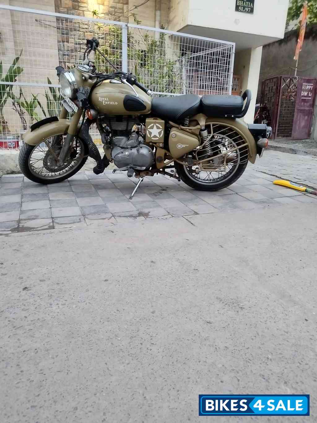 Khaki Royal Enfield Classic Desert Storm