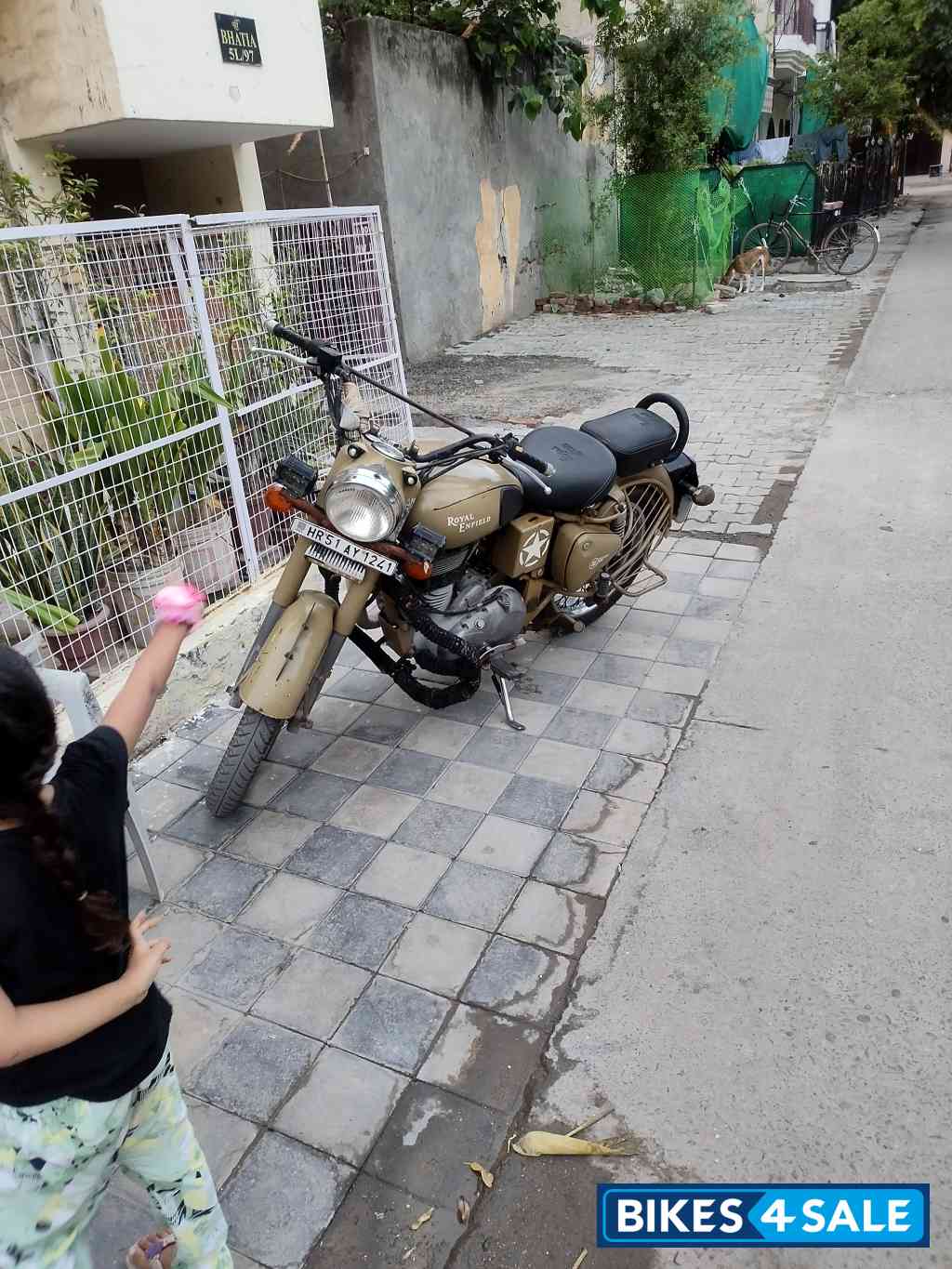 Khaki Royal Enfield Classic Desert Storm