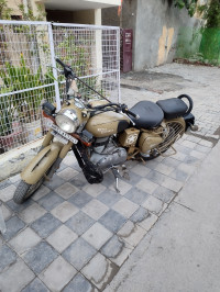 Khaki Royal Enfield Classic Desert Storm