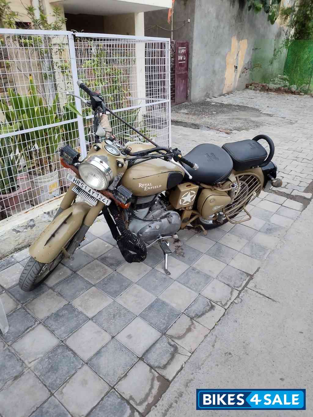 Khaki Royal Enfield Classic Desert Storm