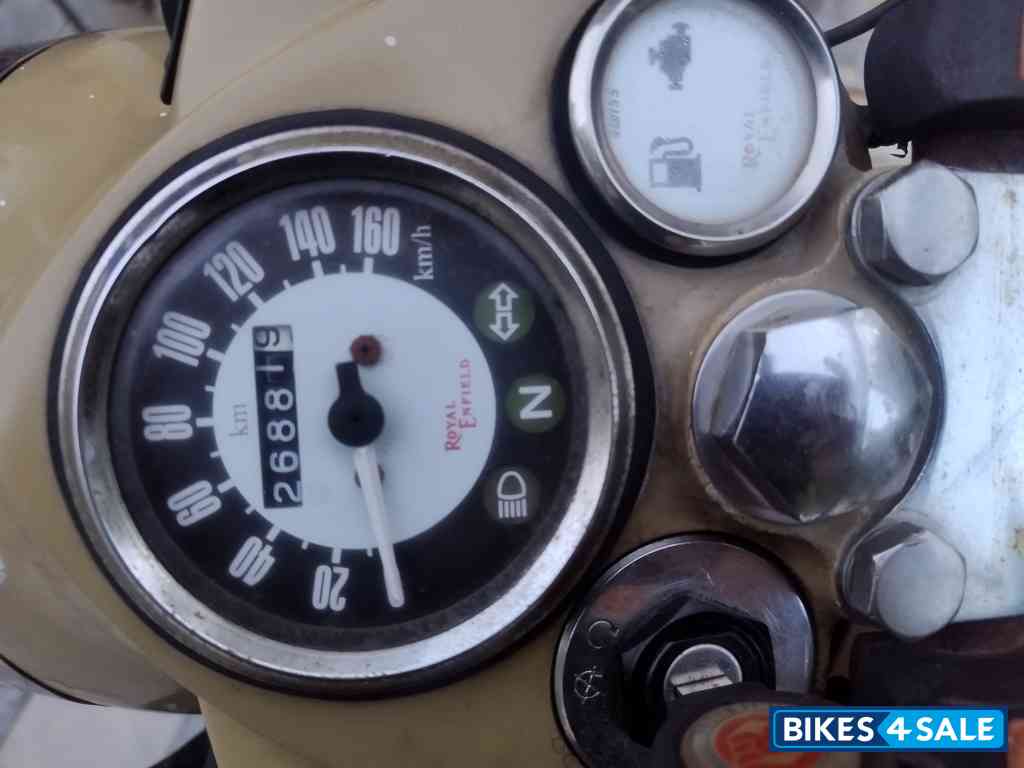 Khaki Royal Enfield Classic Desert Storm
