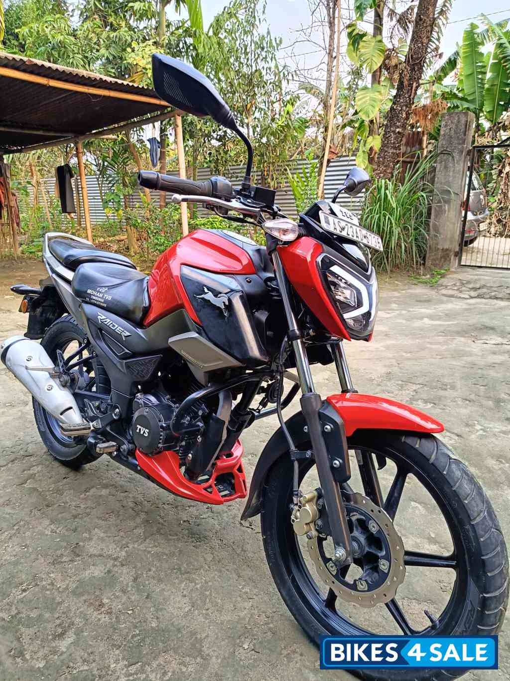 TVS Raider Split Seat