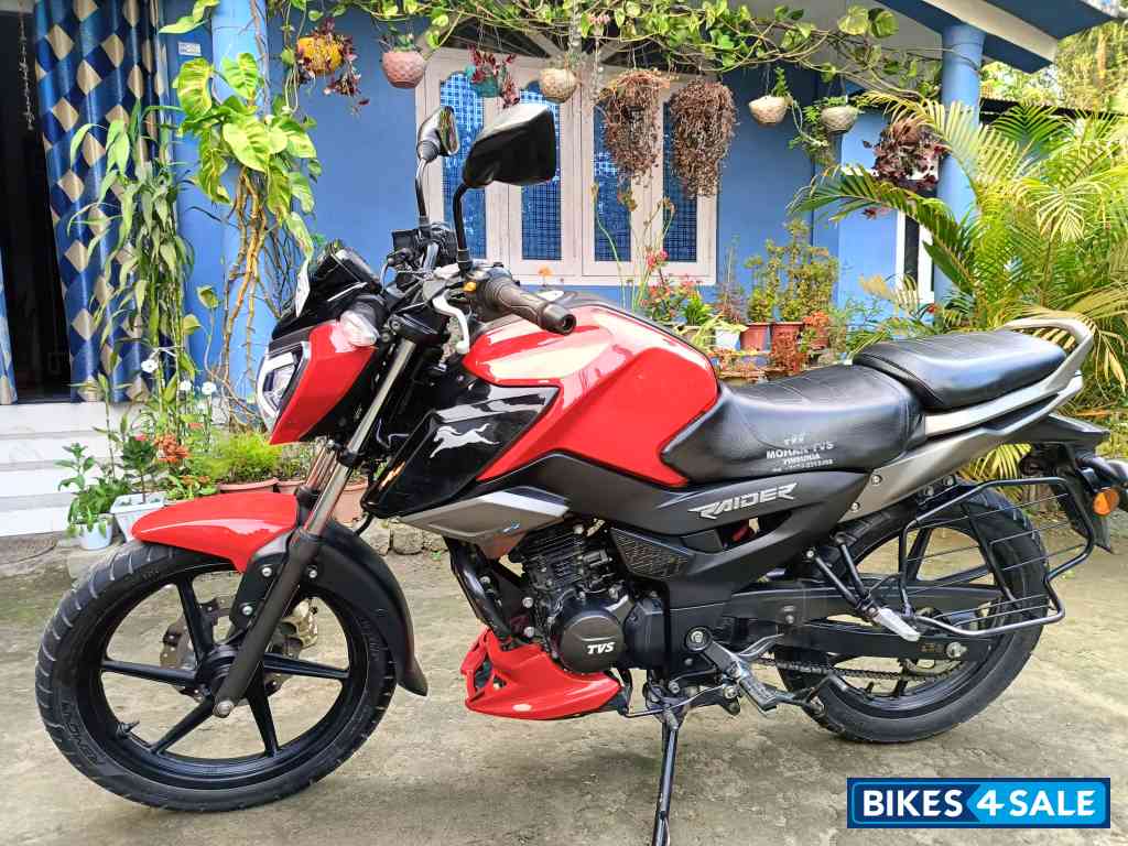 TVS Raider Split Seat
