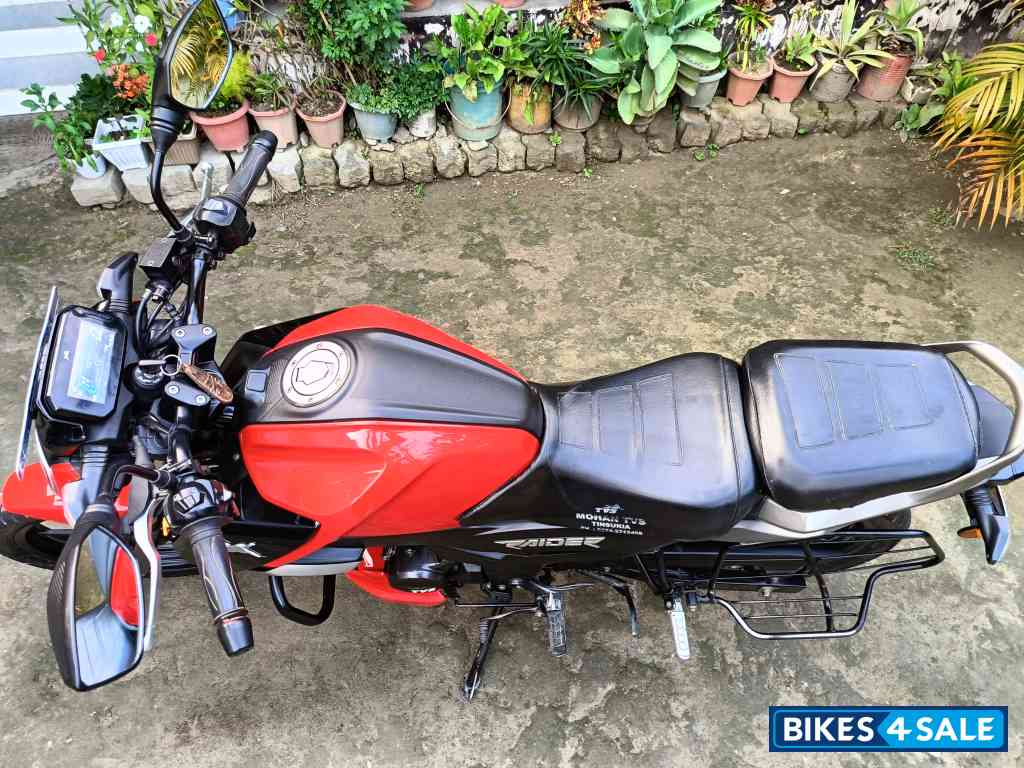 TVS Raider Split Seat