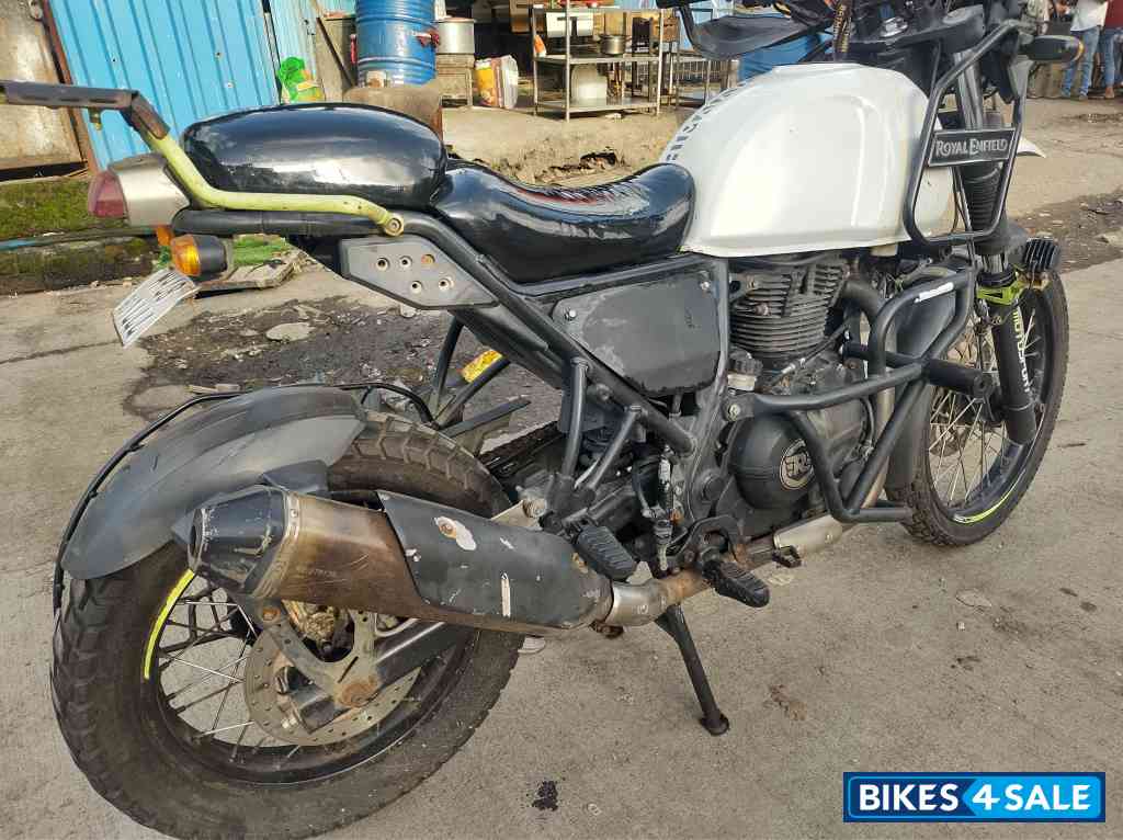 White Royal Enfield Himalayan White Royal Enfield Himalayan