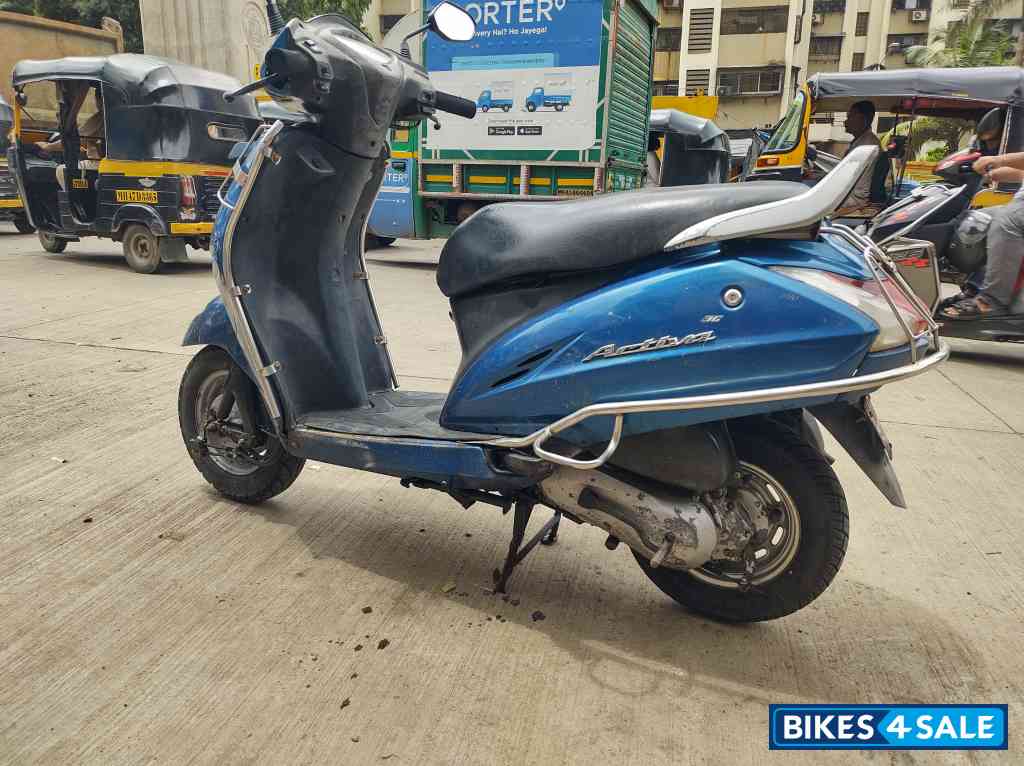 Blue Honda Activa 3G