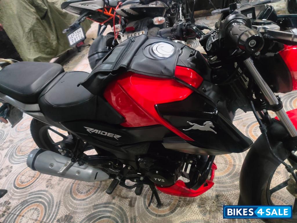 TVS Raider Split Seat TVS Raider Split Seat
