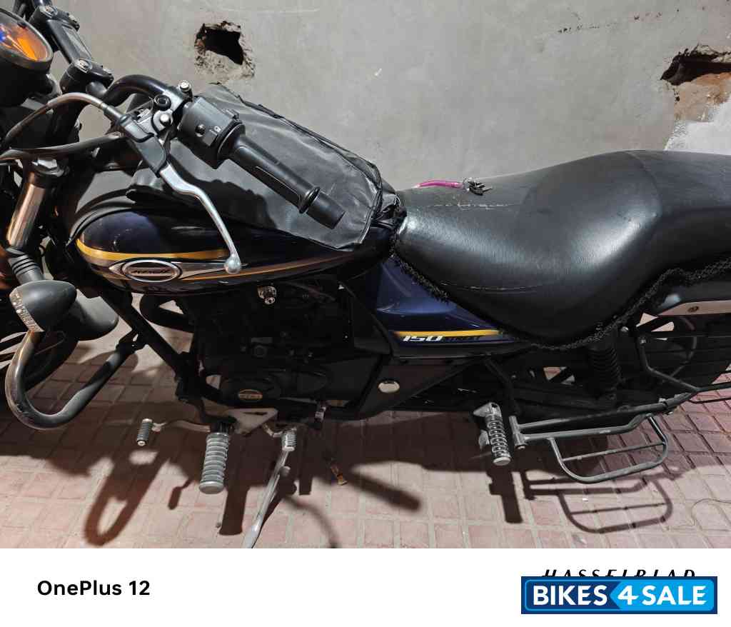 Dark Blue Bajaj Avenger Street 150