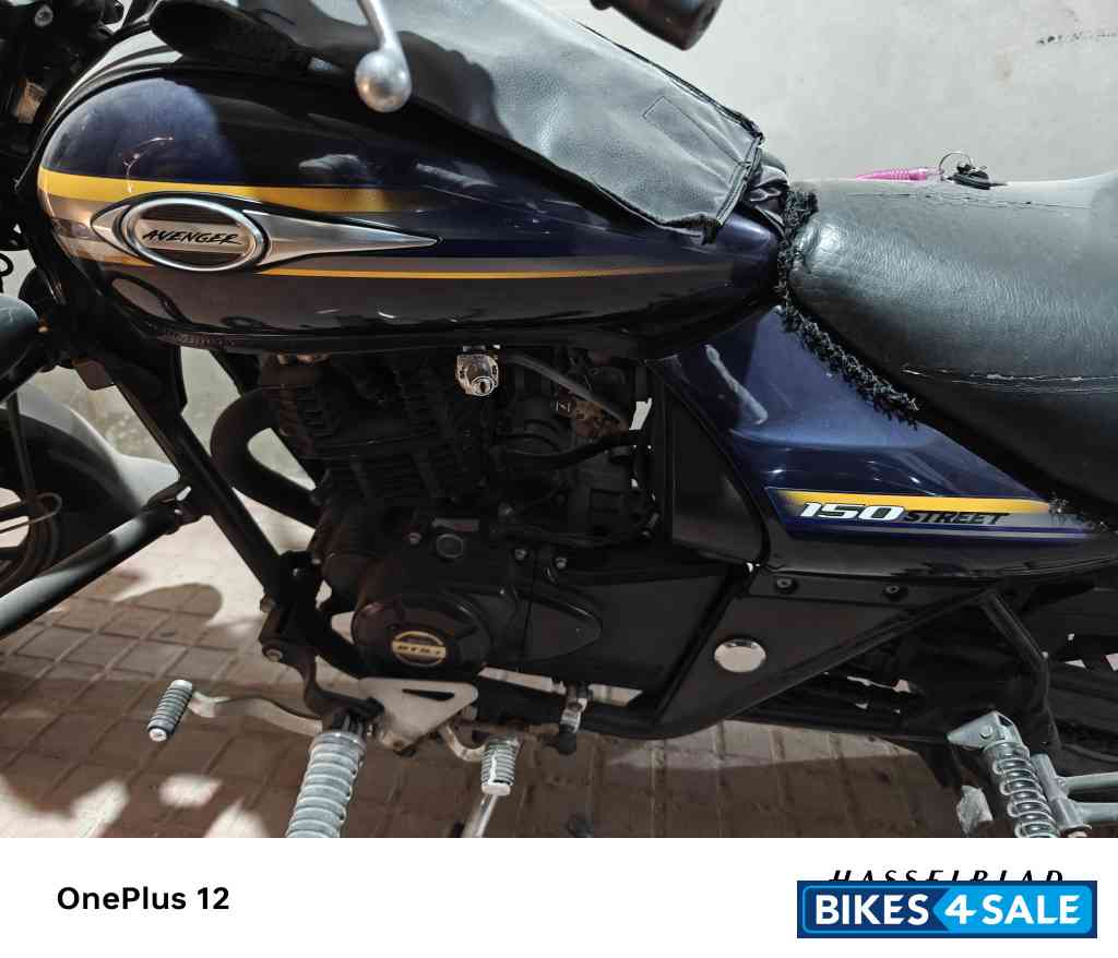 Dark Blue Bajaj Avenger Street 150