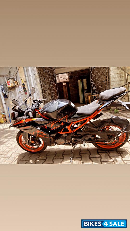 Black N Orange KTM RC 125