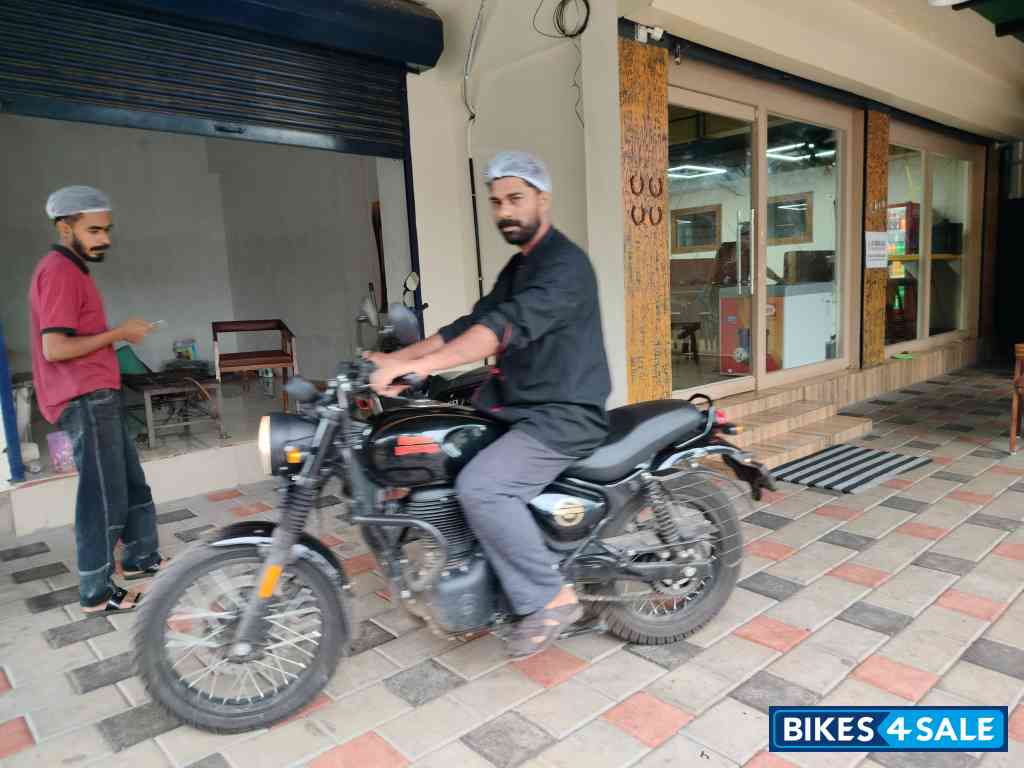 Royal Enfield Hunter 350 Metro