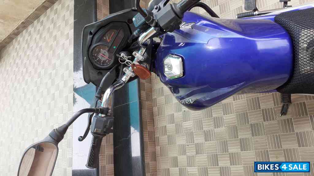 Dazzling Blue Bajaj Discover 125M