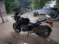 Black Yamaha FZ25