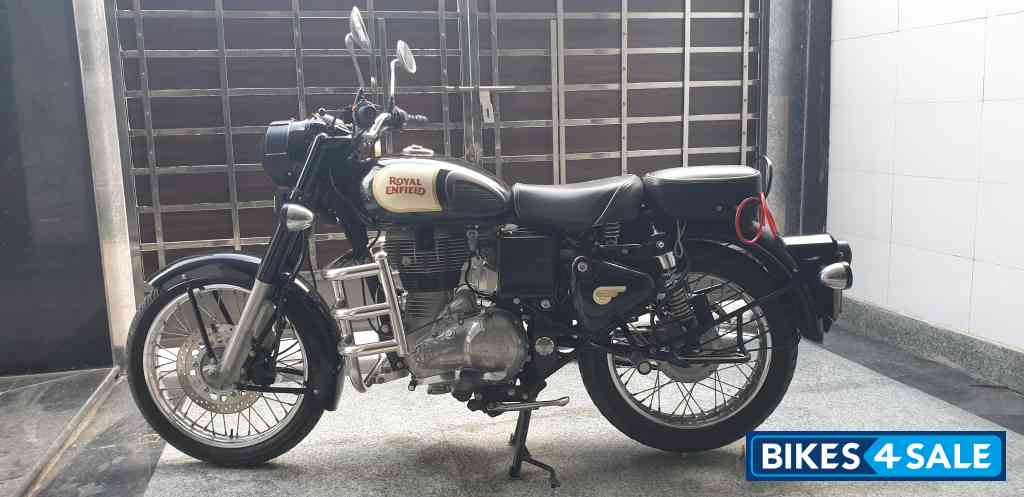 Black Royal Enfield Classic 350