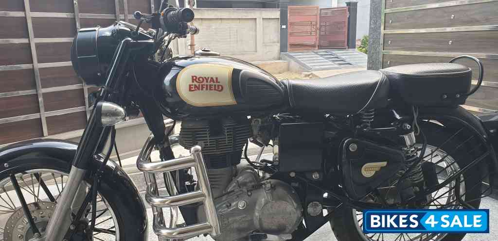 Black Royal Enfield Classic 350