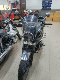 Black Honda Hness CB 350