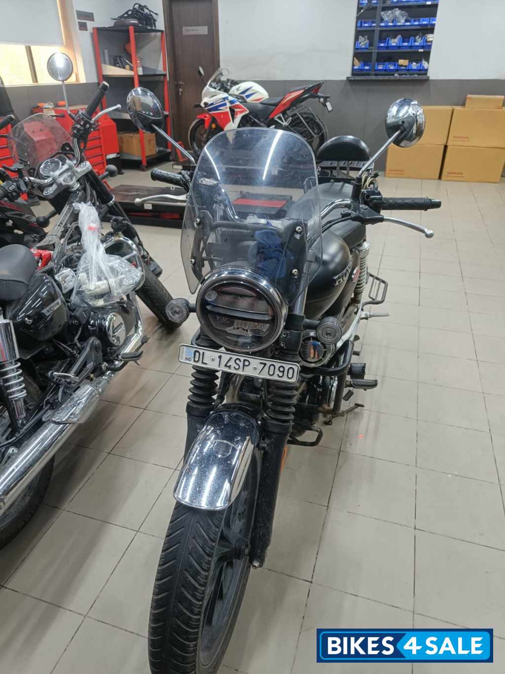 Black Honda Hness CB 350