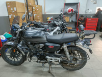 Black Honda Hness CB 350