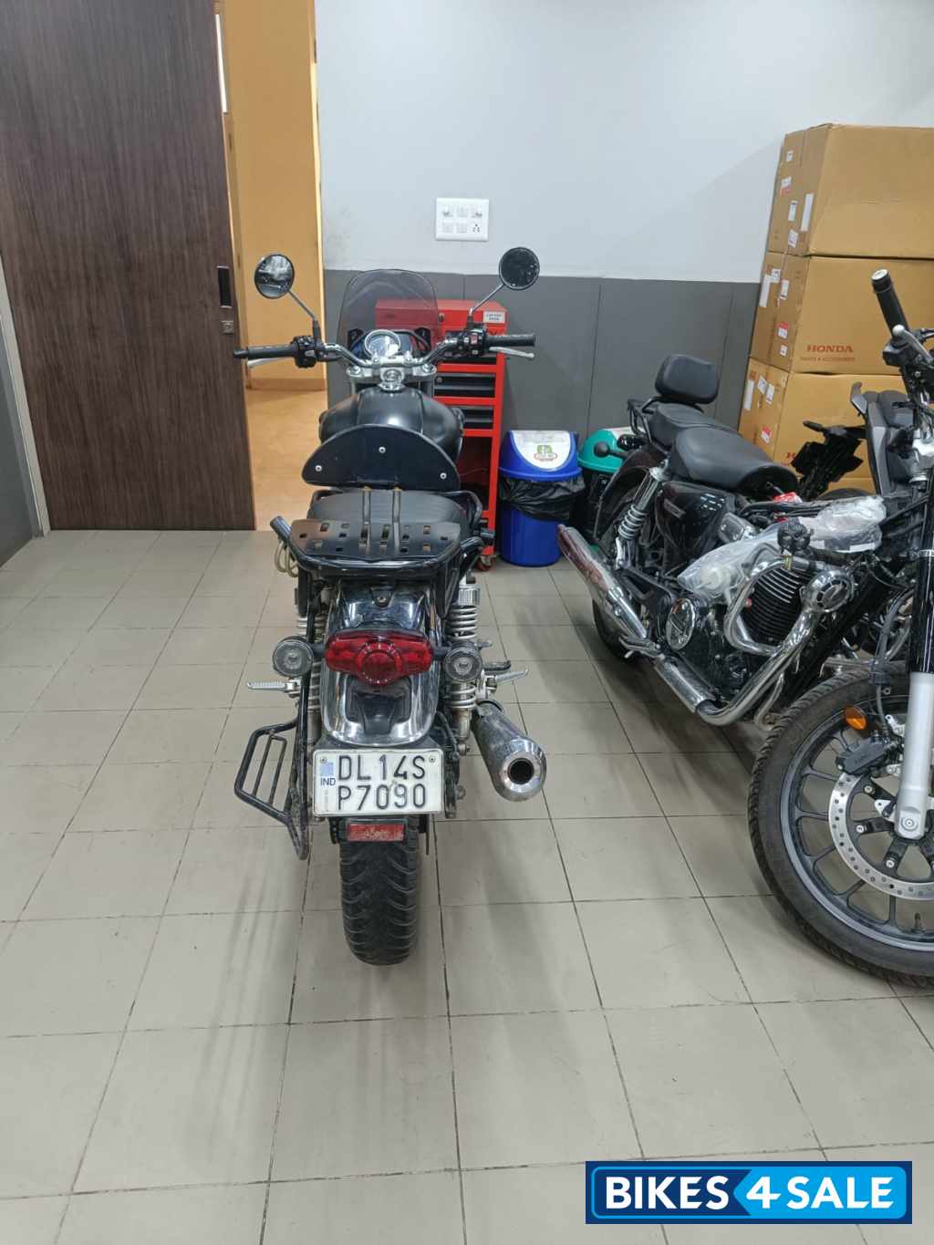 Black Honda Hness CB 350