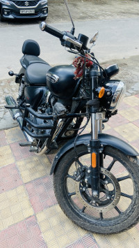 Black Royal Enfield Meteor 350 Stellar