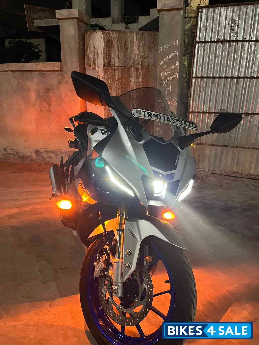Metallic Grey Yamaha R15M