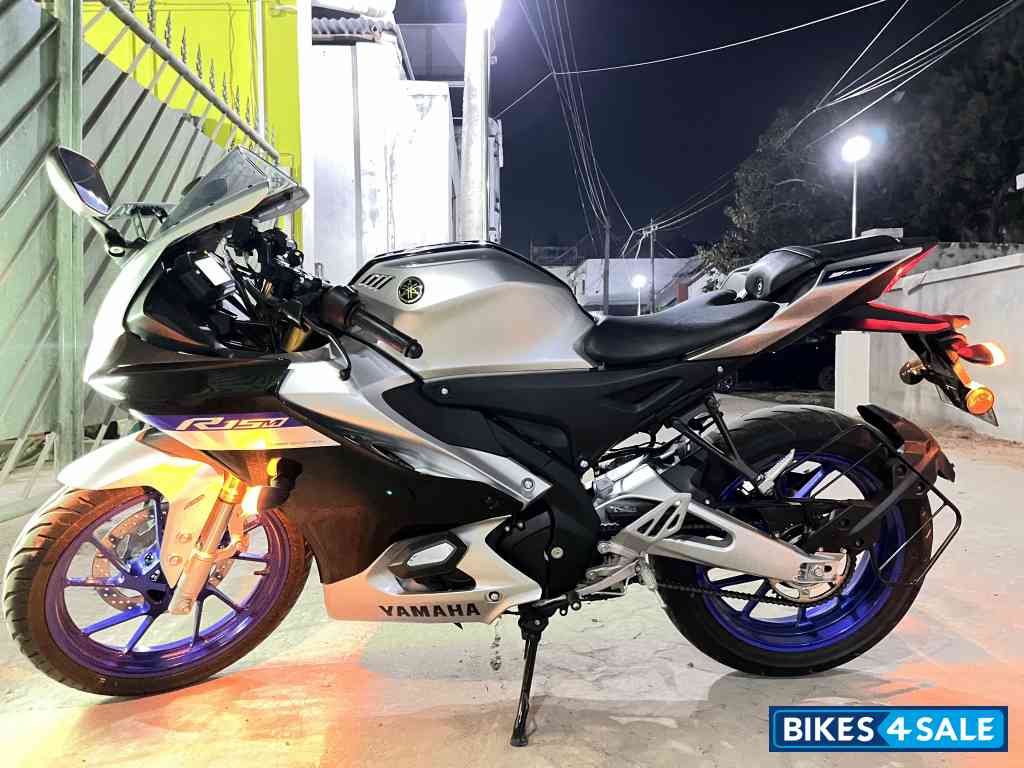 Metallic Grey Yamaha R15M